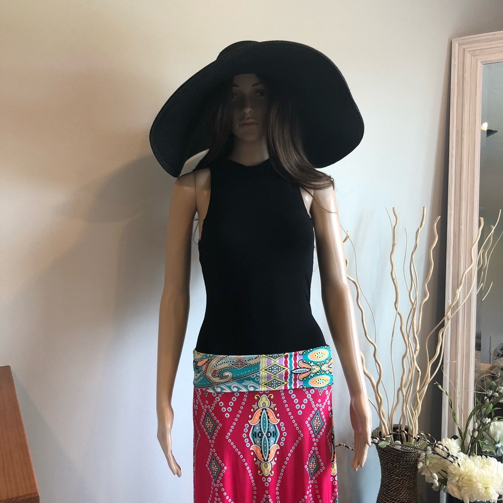 Large sun hats